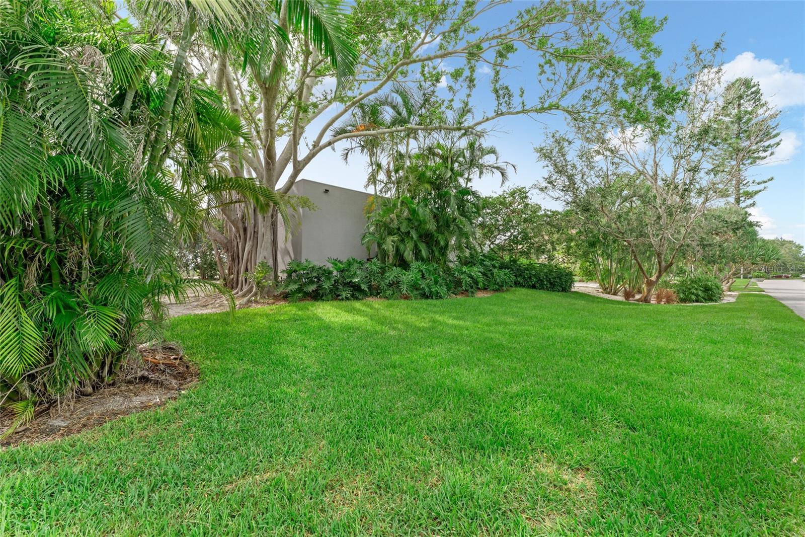 TB8422194 Property Photo