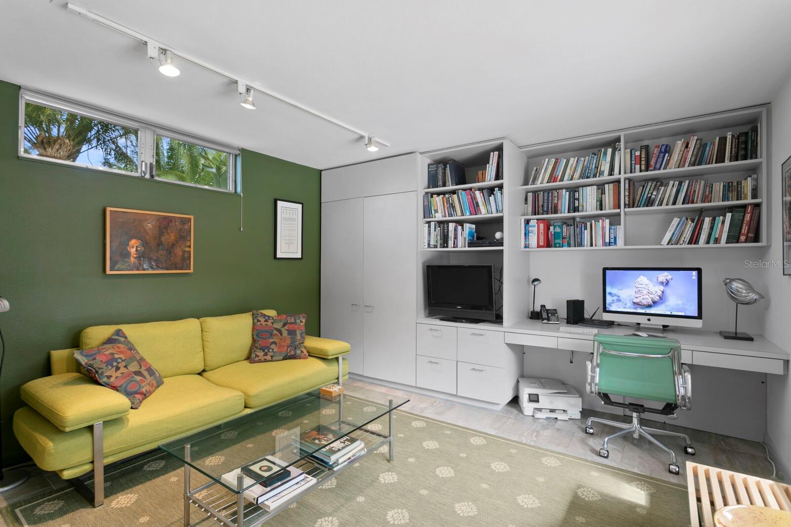 TB8422194 Property Photo