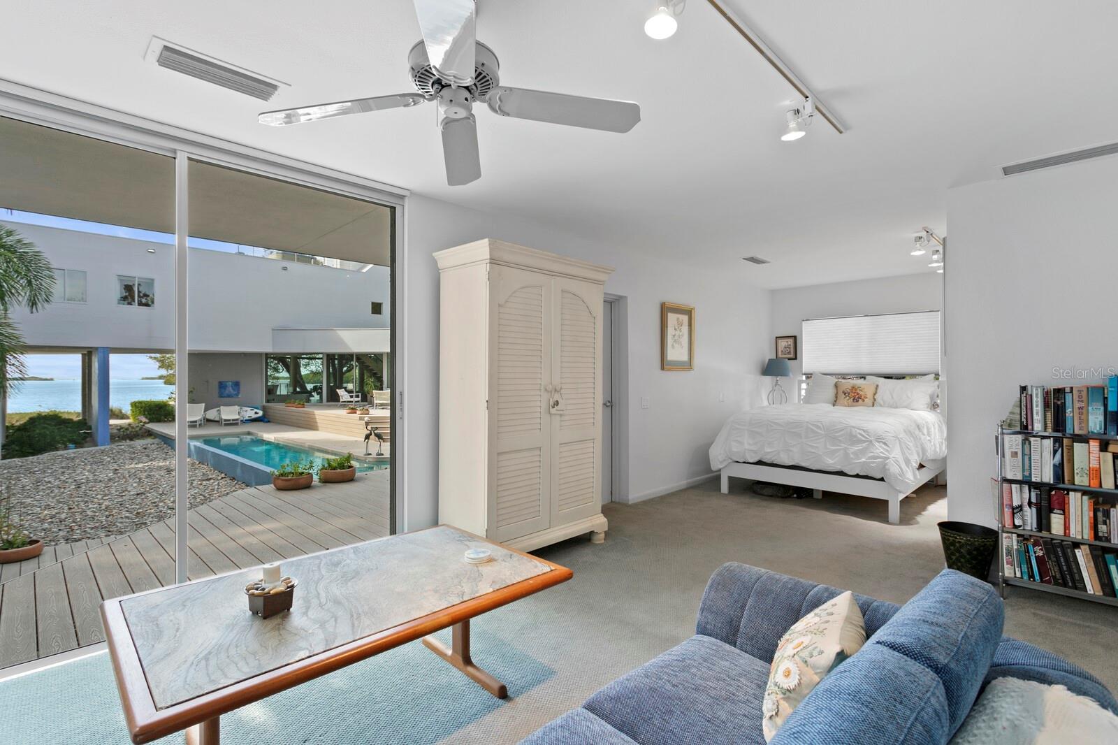 TB8422194 Property Photo