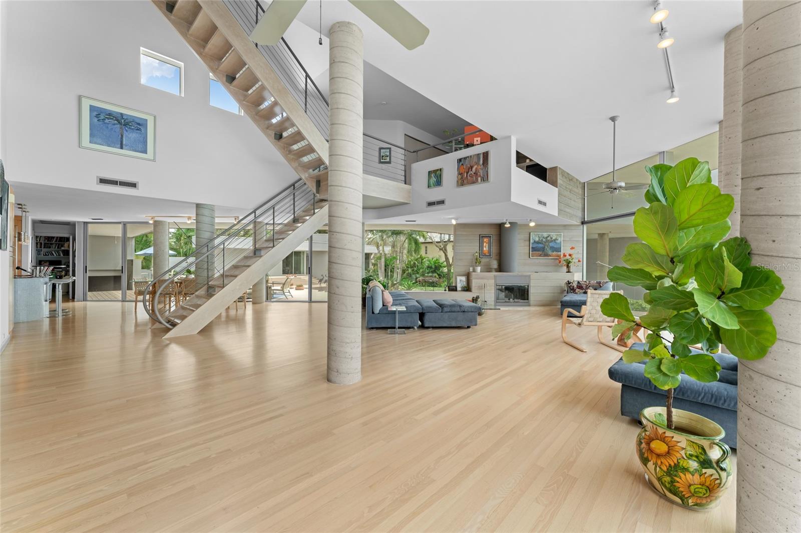 TB8422194 Property Photo