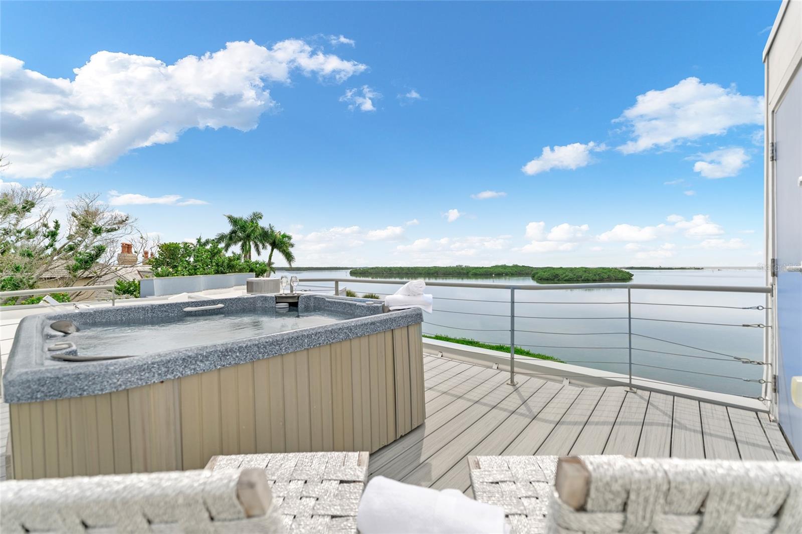 TB8422194 Property Photo