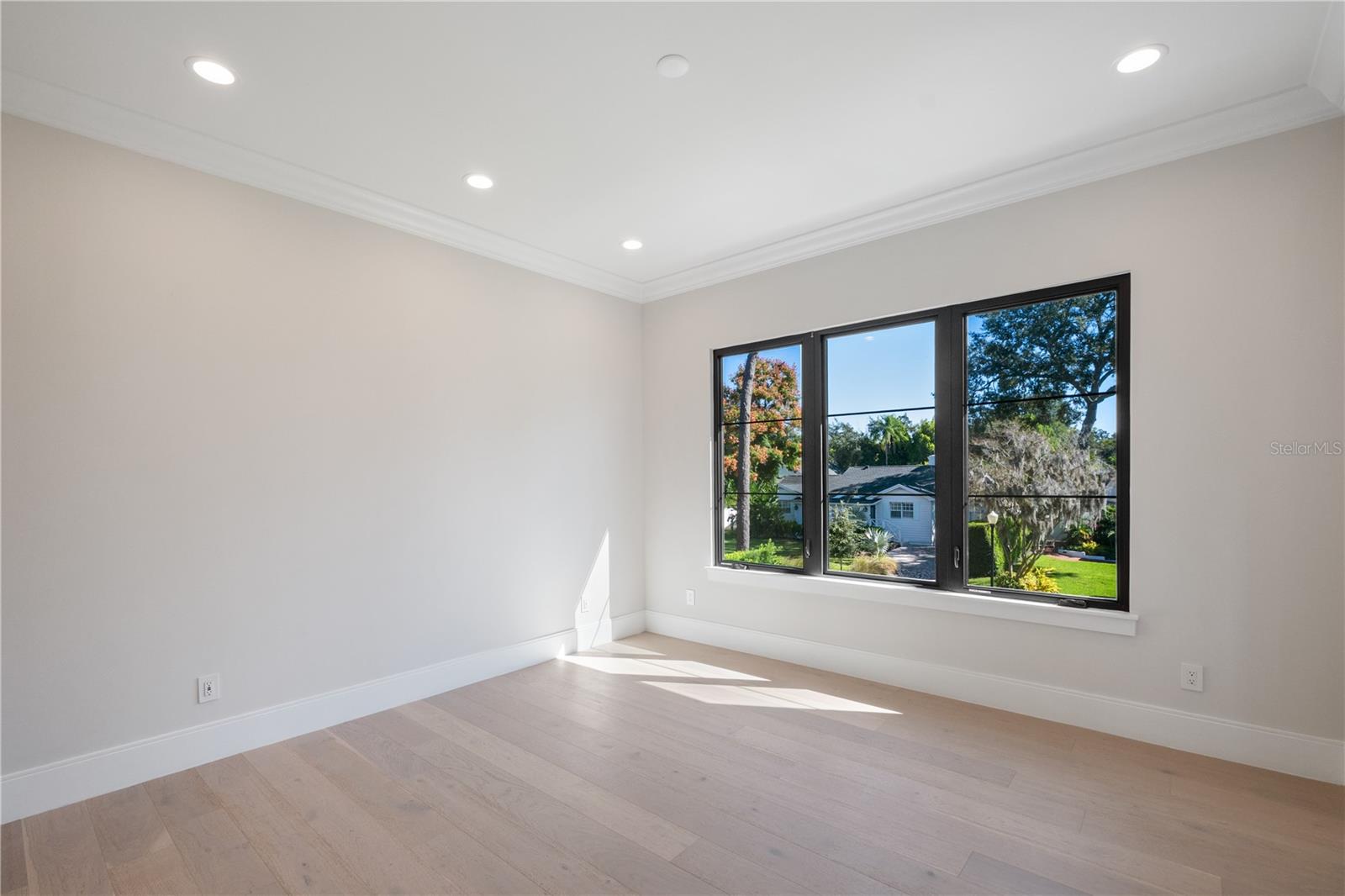 O6339739 Property Photo