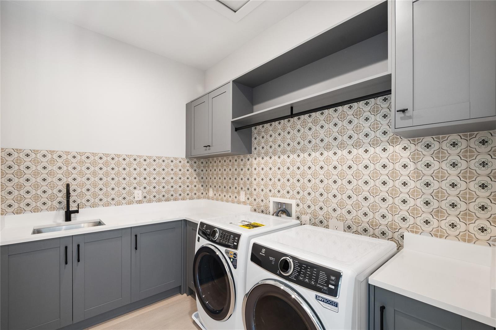 O6339739 Property Photo