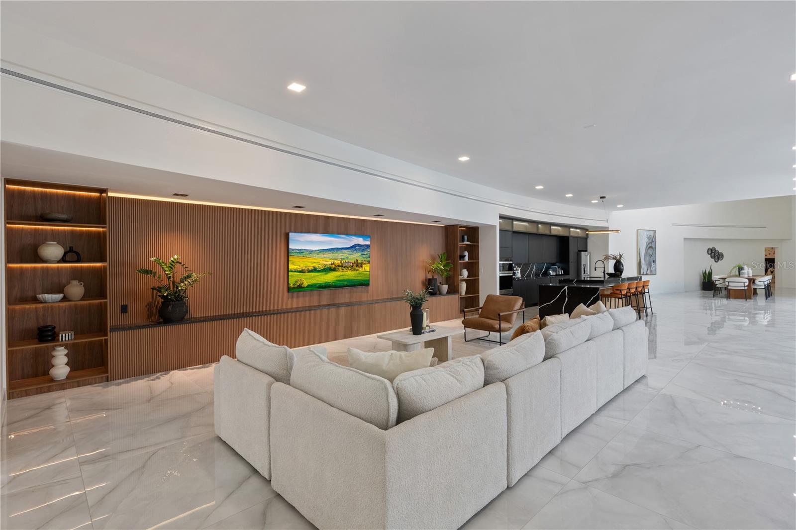 O6339805 Property Photo