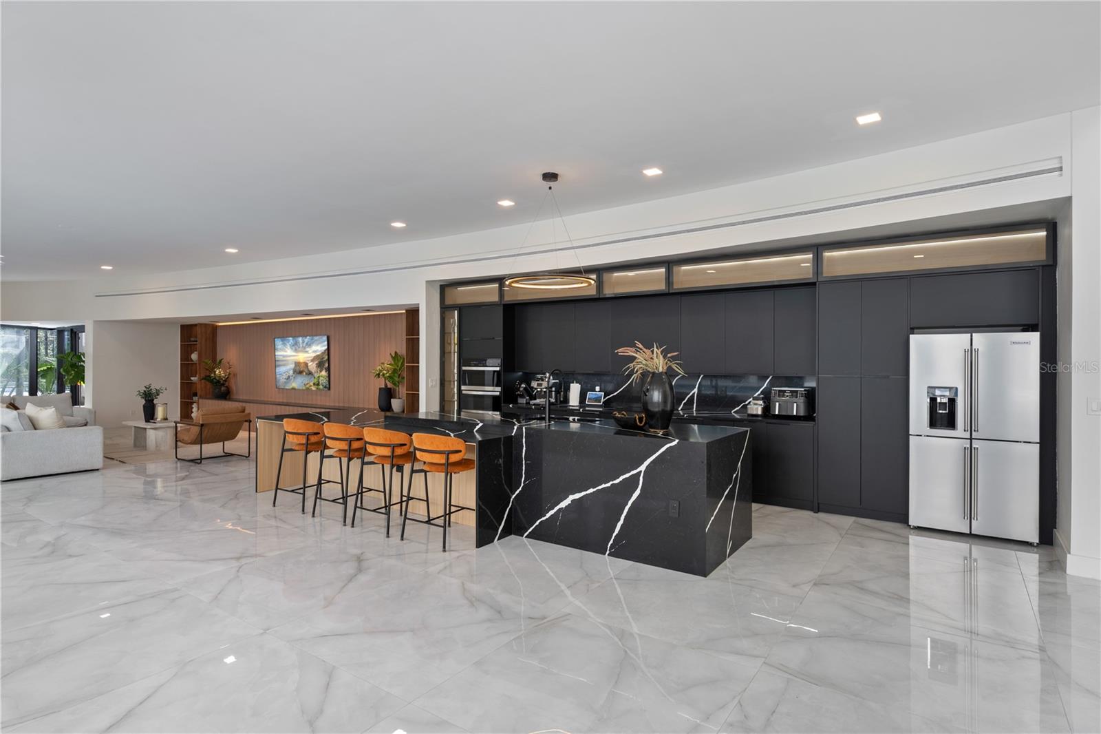 O6339805 Property Photo