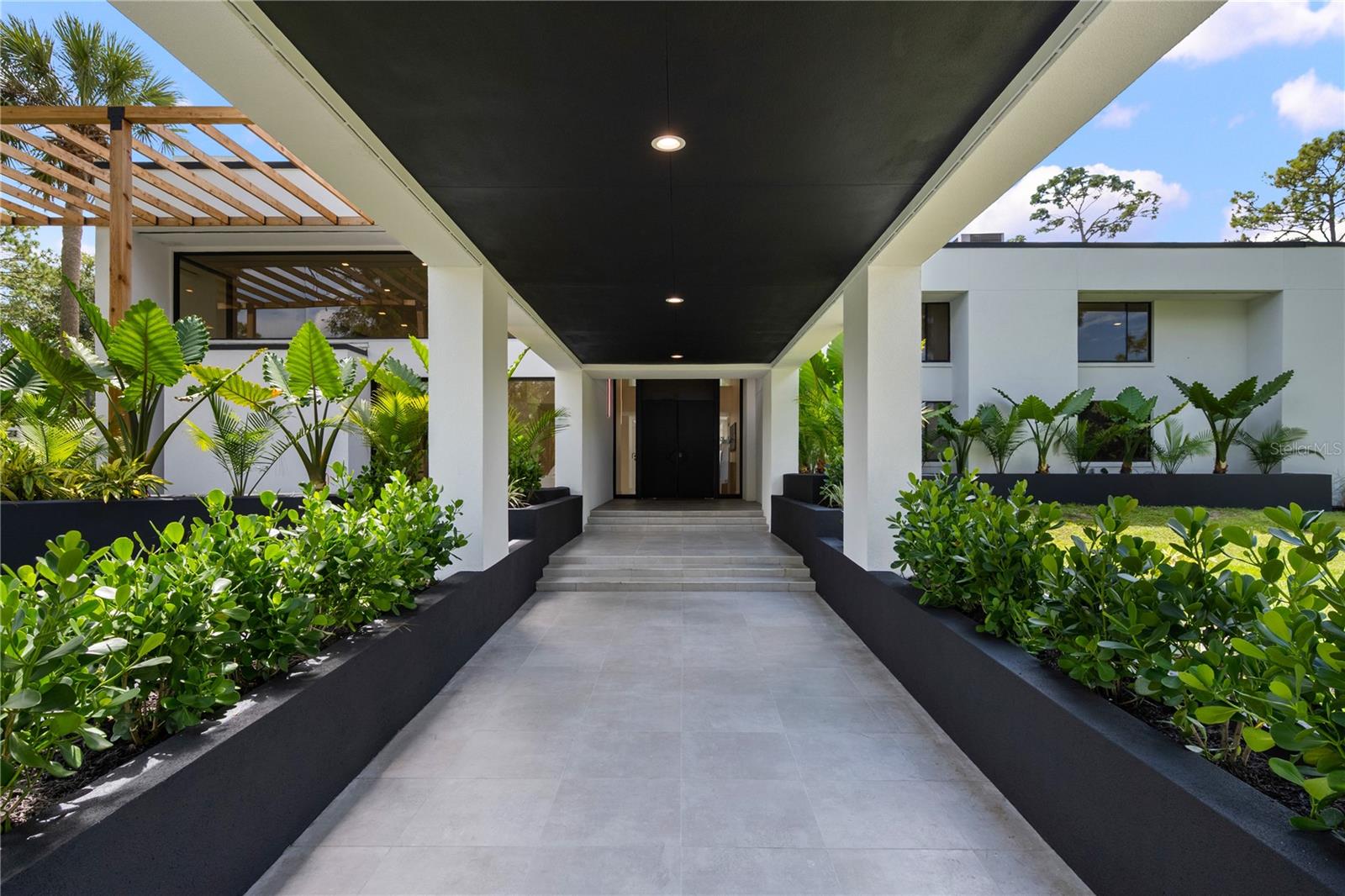 O6339805 Property Photo