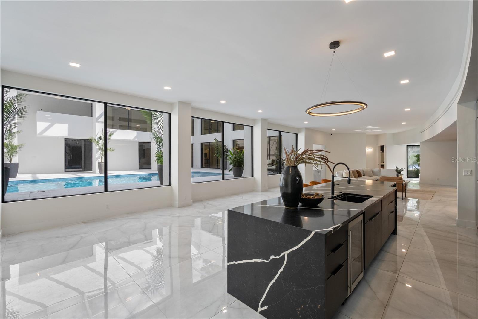 O6339805 Property Photo