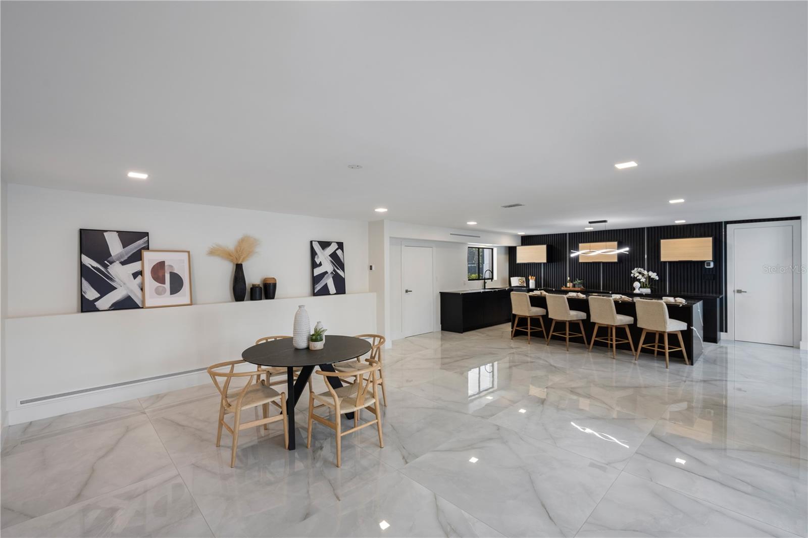 O6339805 Property Photo