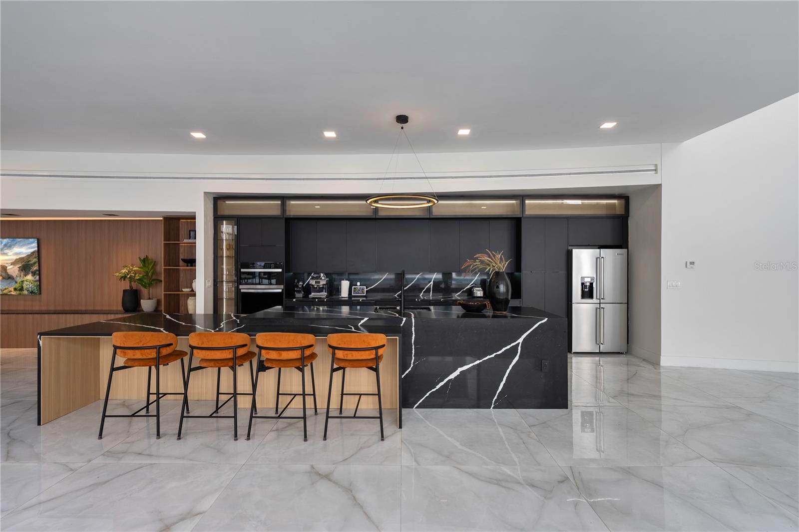 O6339805 Property Photo