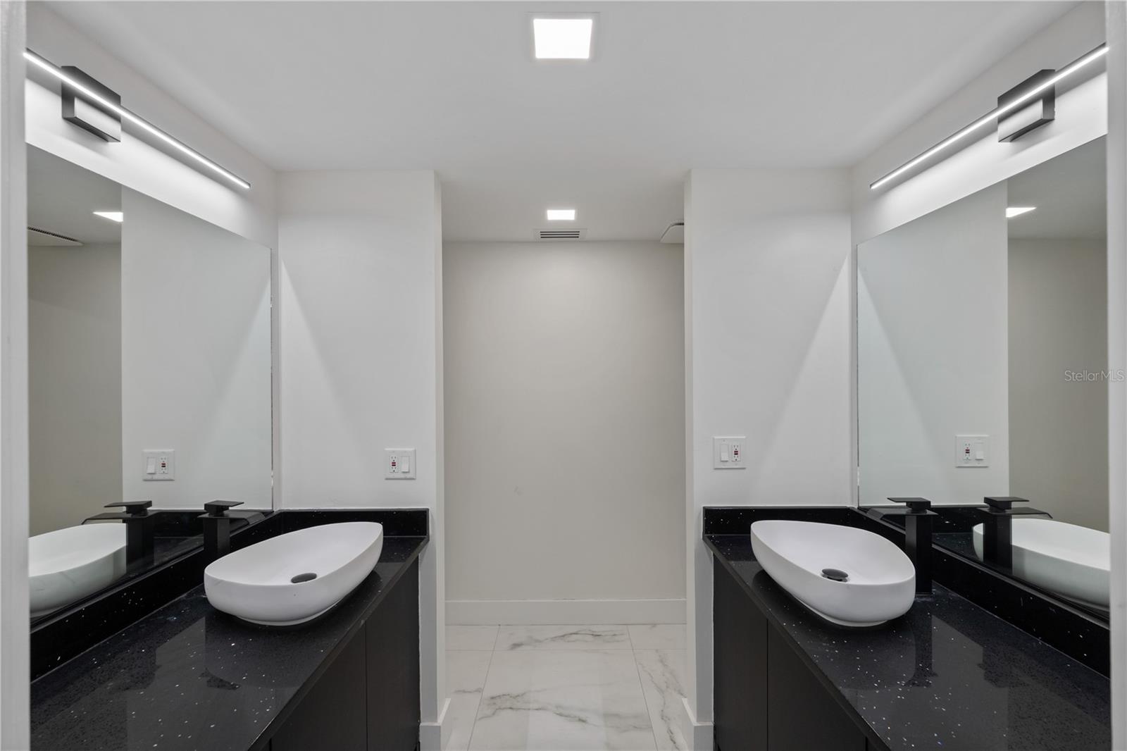 O6339805 Property Photo