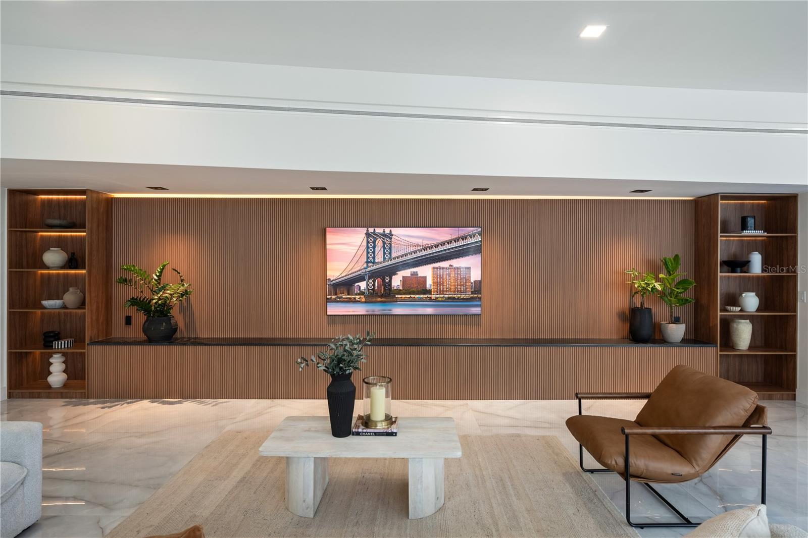 O6339805 Property Photo