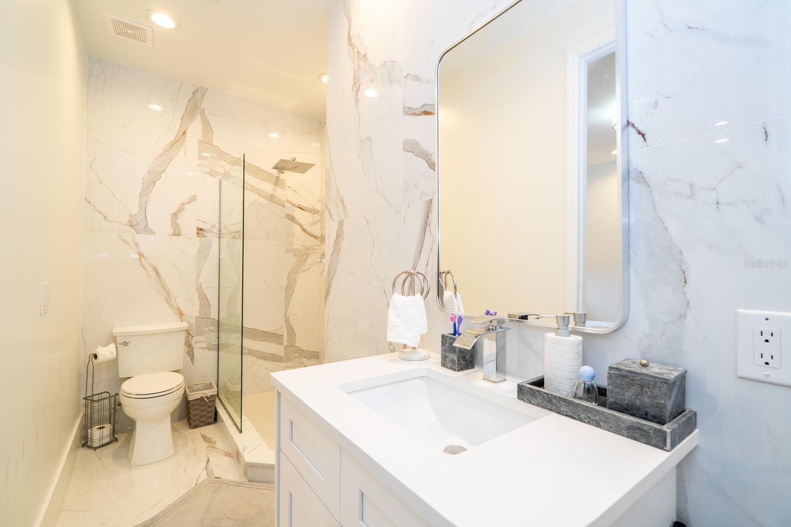 O6339815 Property Photo