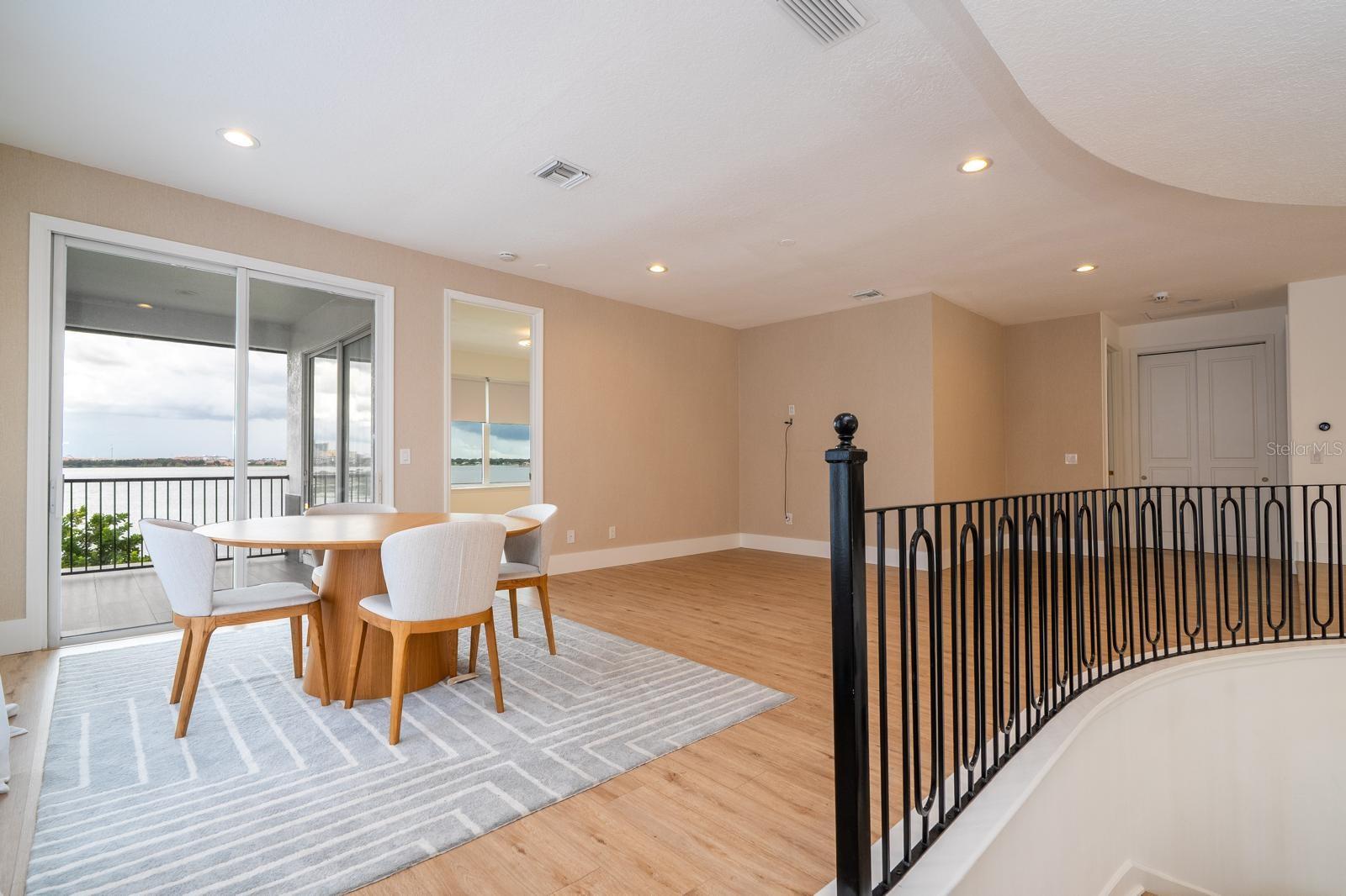 O6339815 Property Photo