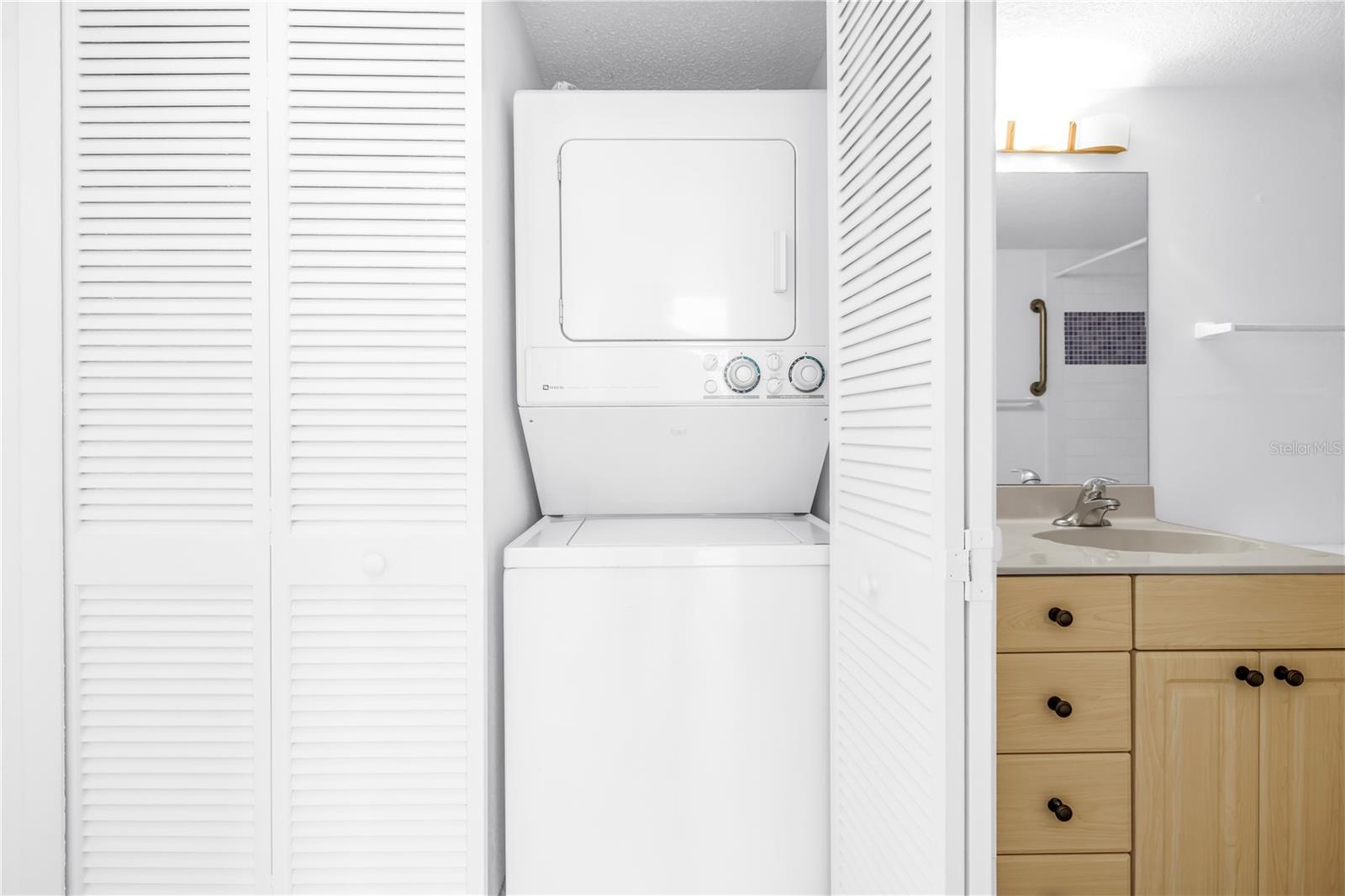 Washer/Dryer in unit