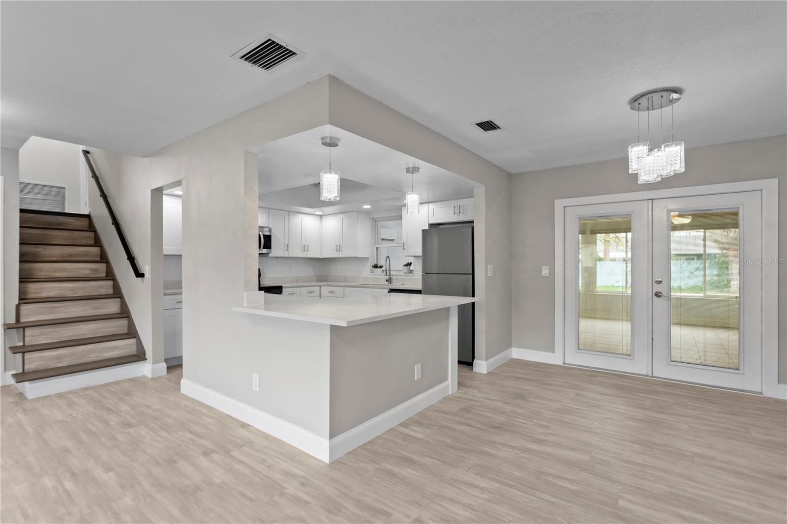 Kitchen/Florida Room entrance