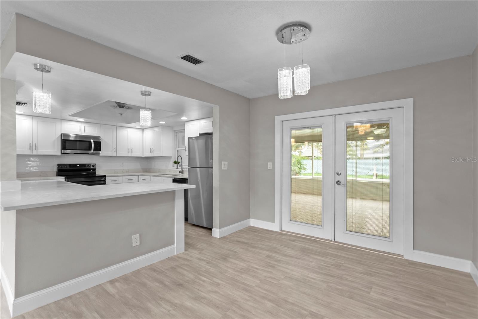 Kitchen/Florida Room entrance