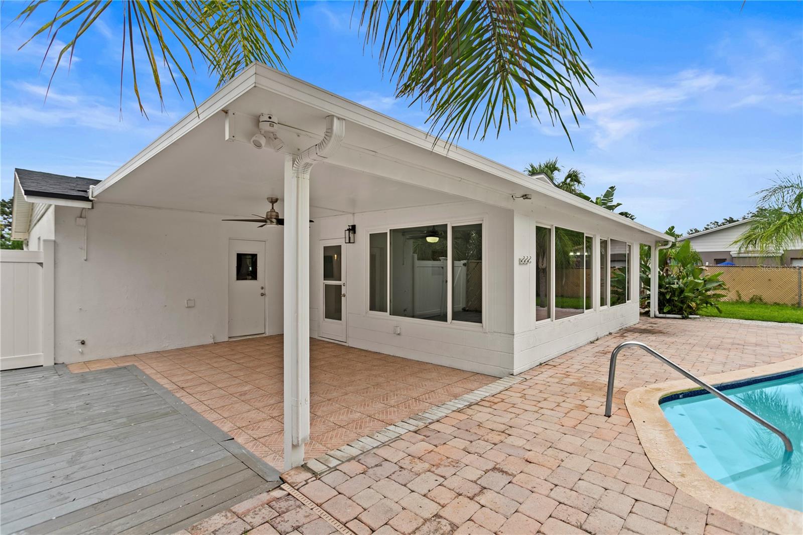 Covered lanai outside of Florida room