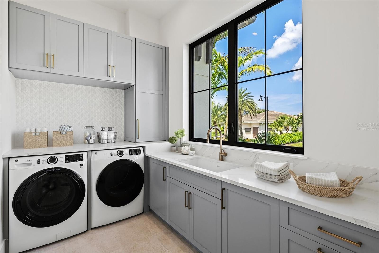 A4663499 Property Photo