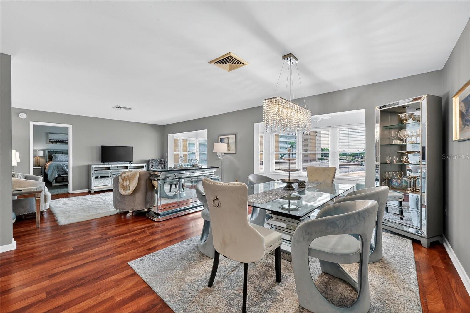 Living | Dining Combo