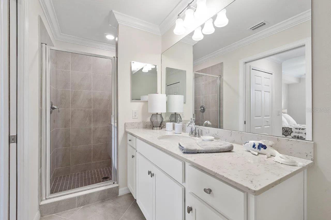 17724 GAWTHROP DR #204, BRADENTON, FL, 34211