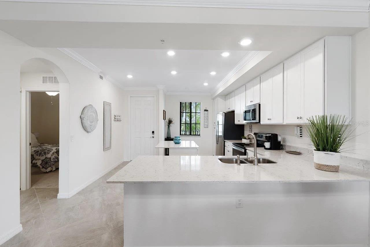 17724 GAWTHROP DR #204, BRADENTON, FL, 34211