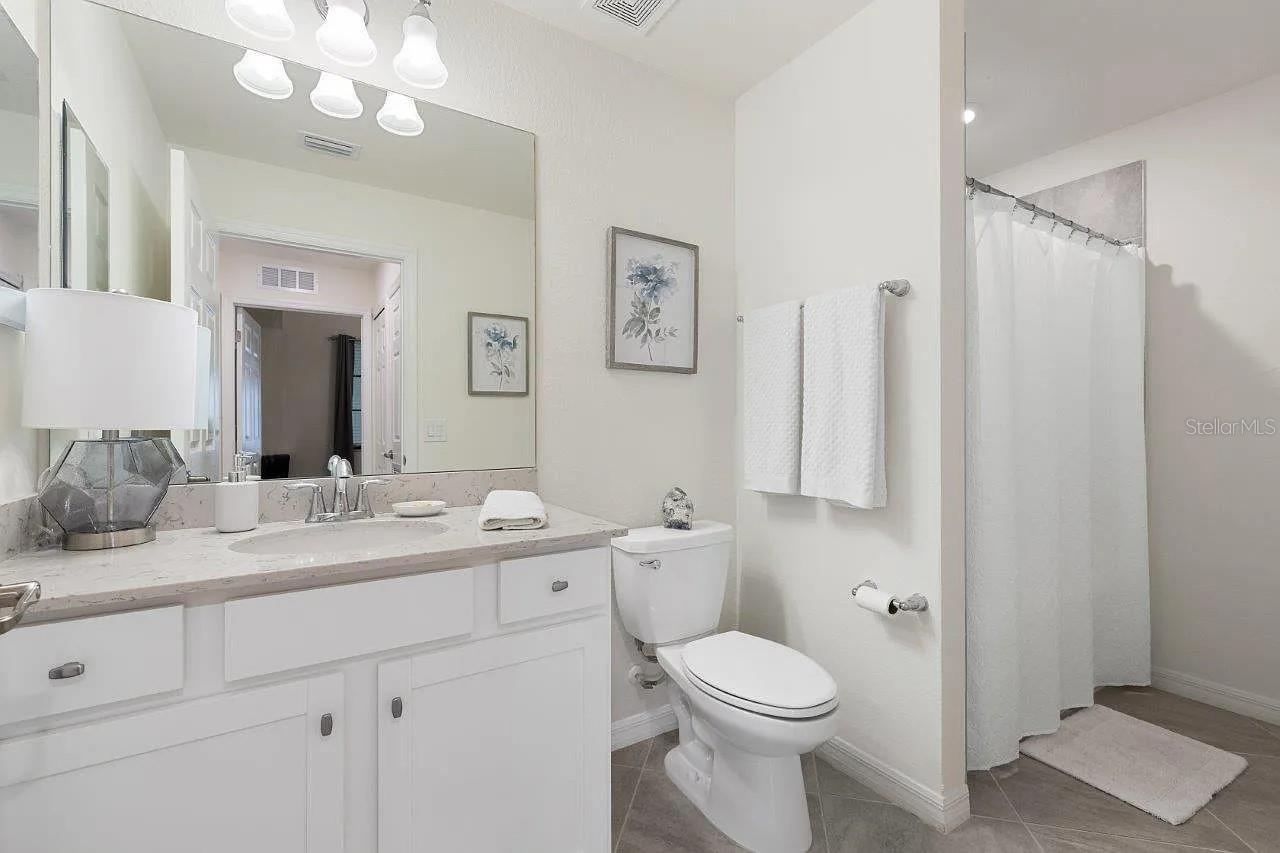 17724 GAWTHROP DR #204, BRADENTON, FL, 34211