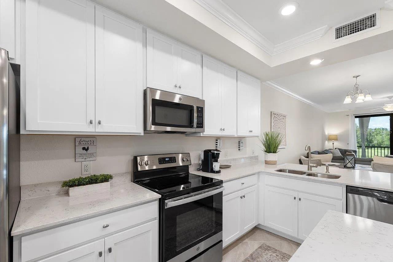 17724 GAWTHROP DR #204, BRADENTON, FL, 34211