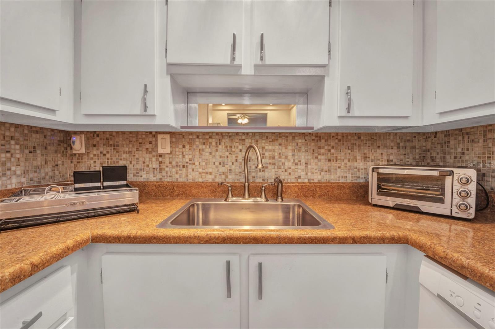 C7514196 Property Photo