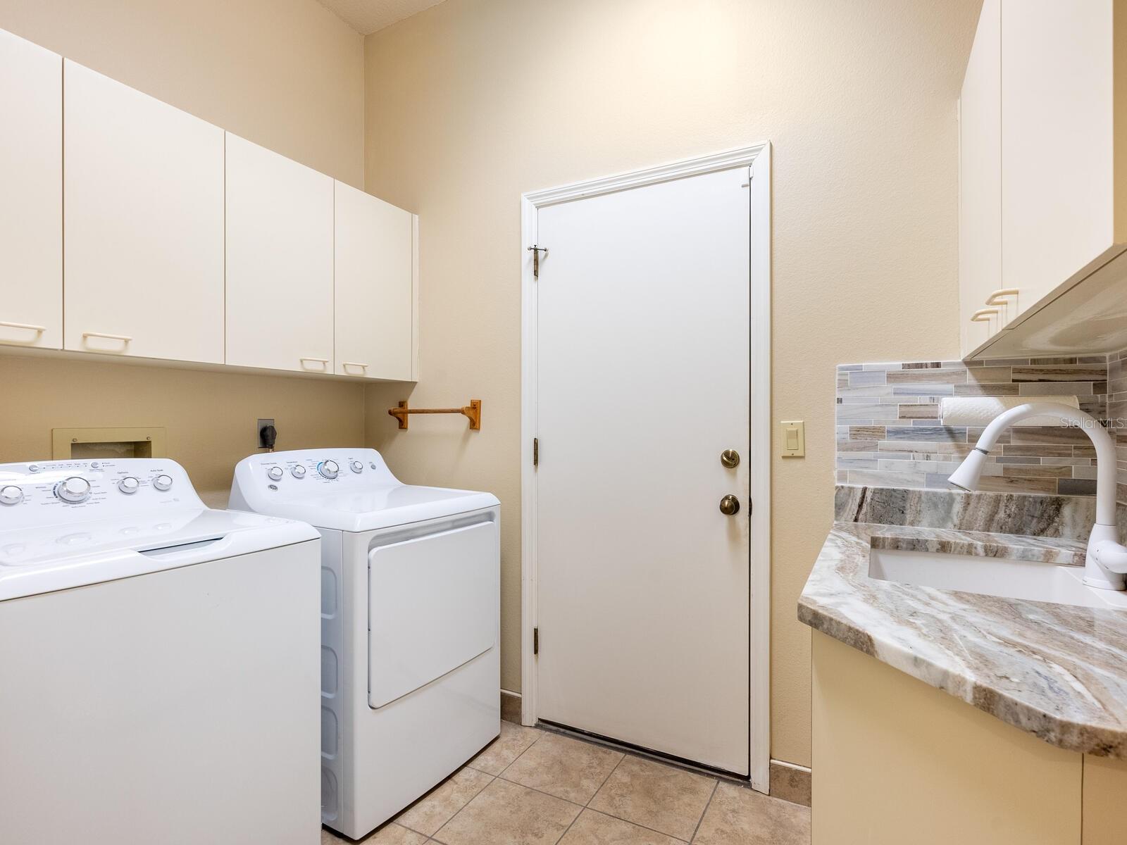 5683 DOWNHAM MDWS, SARASOTA, FL, 34235