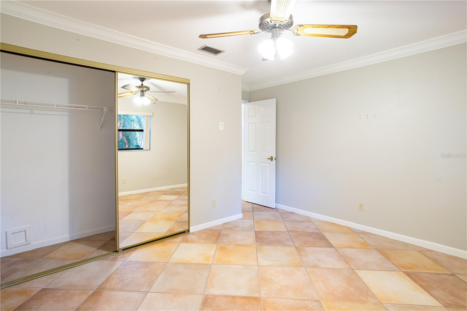 Bedroom #2 with Mirror on Large Closet!