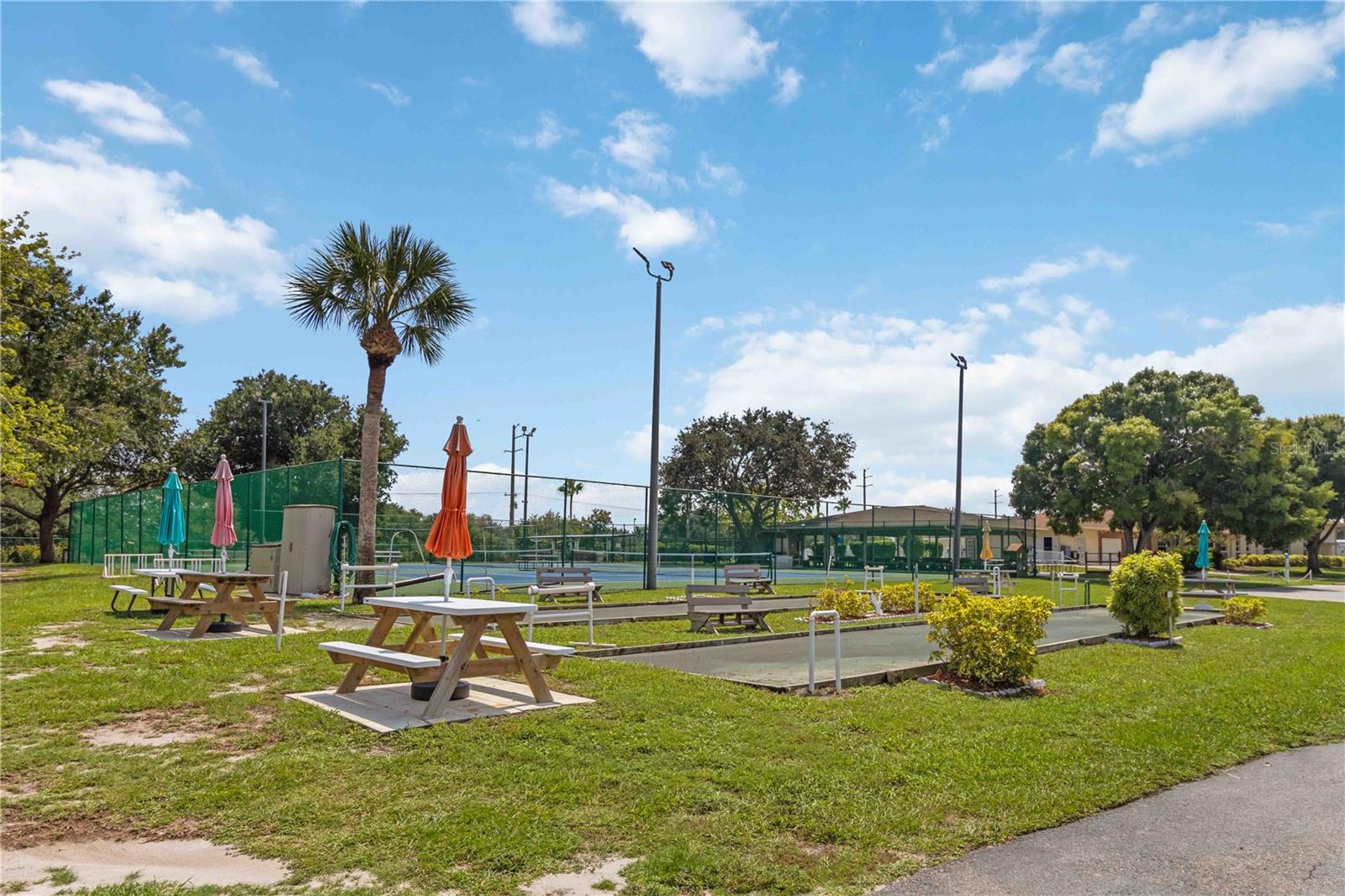 TB8422386 Property Photo