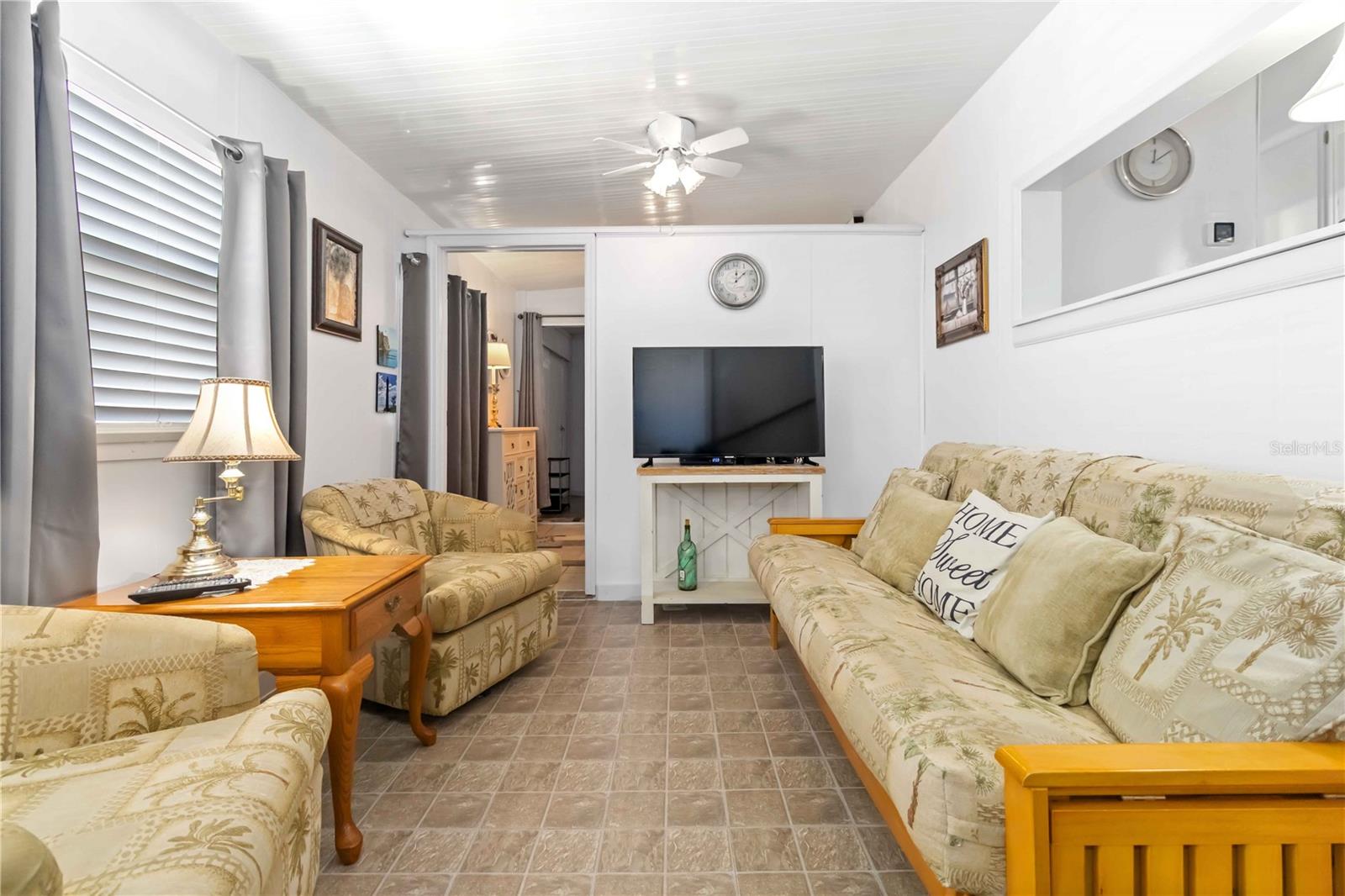 TB8422386 Property Photo