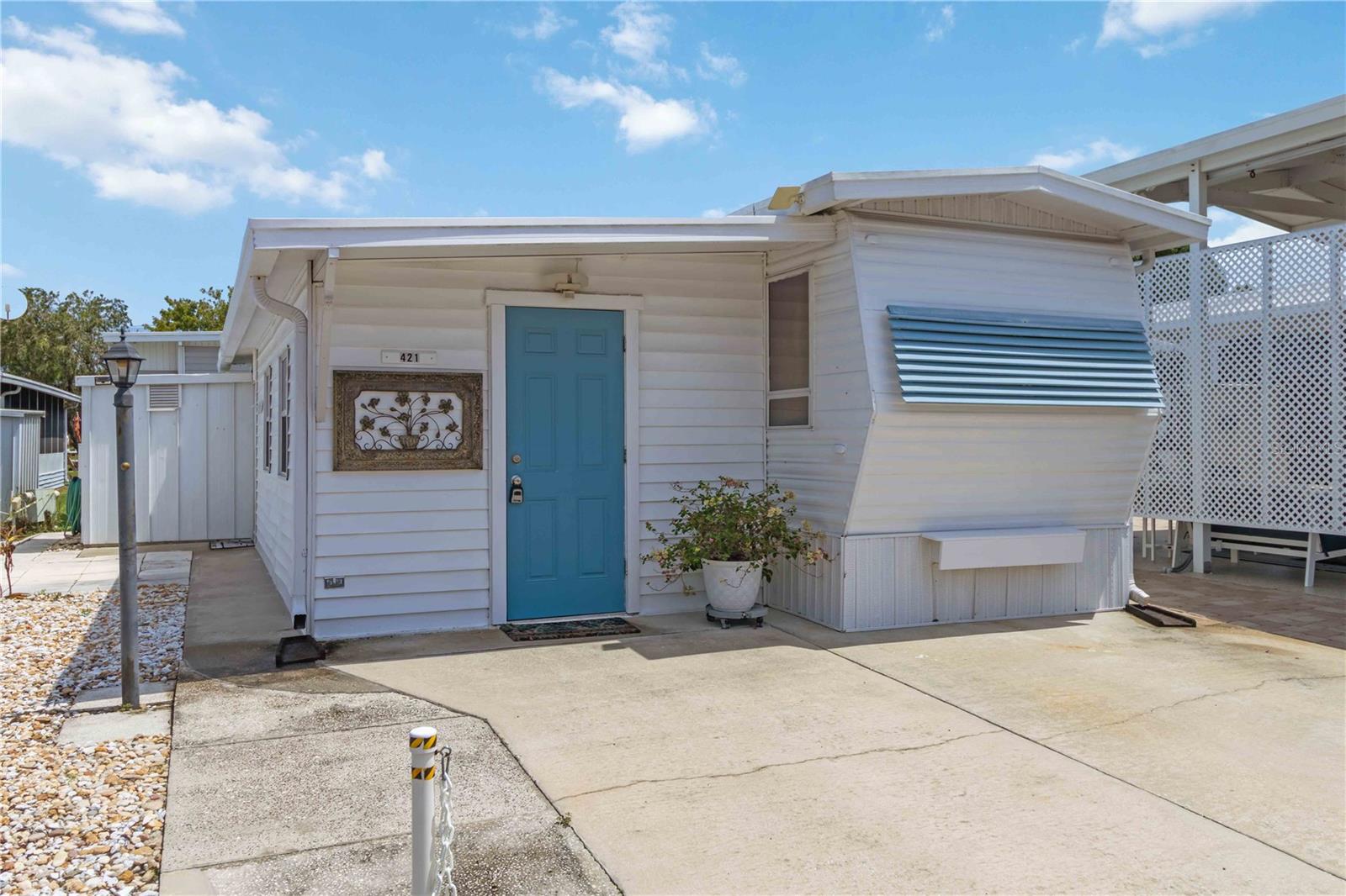 TB8422386 Property Photo