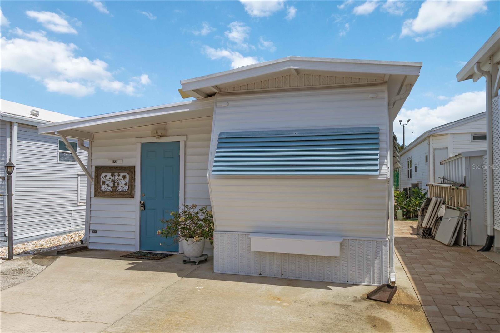 TB8422386 Property Photo