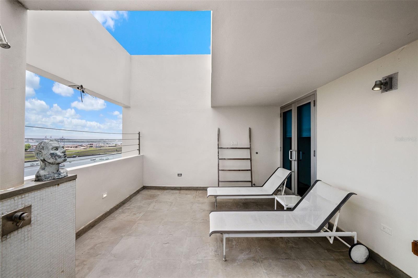 PR9115764 Property Photo