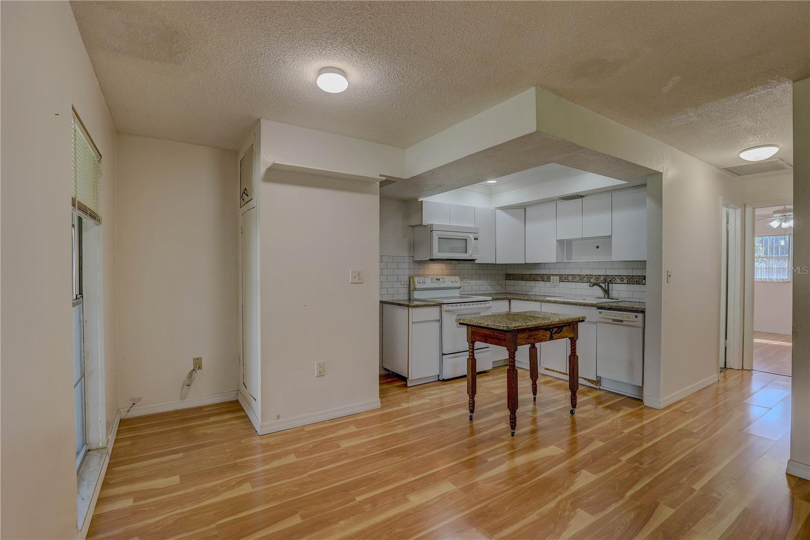 TB8422410 Property Photo