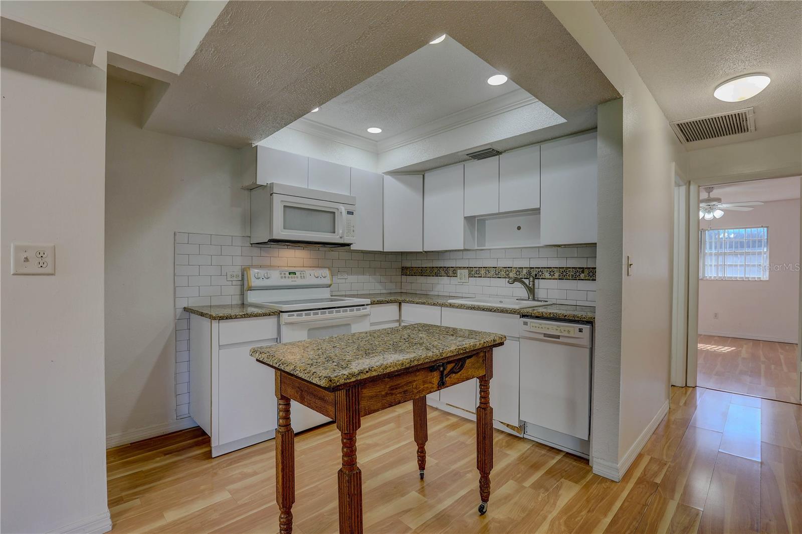 TB8422410 Property Photo