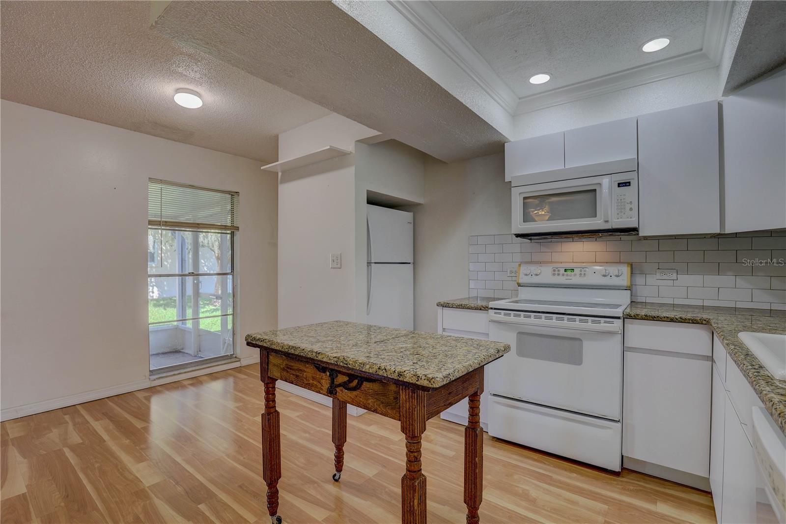 TB8422410 Property Photo