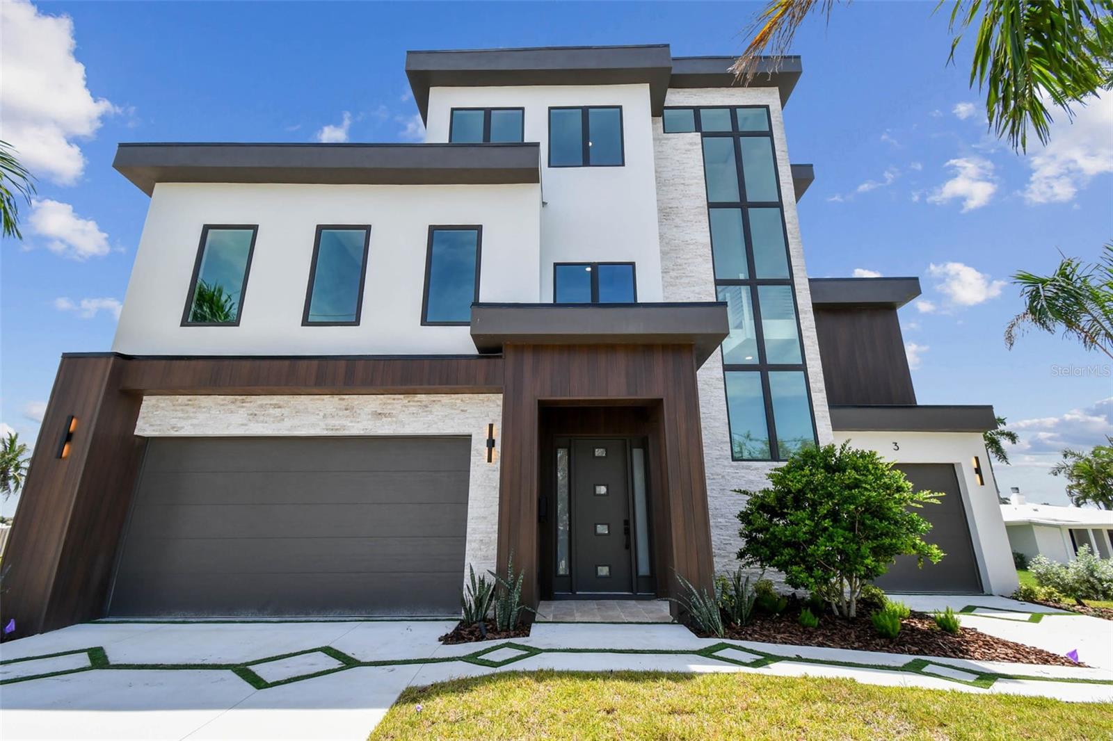 TB8422429 Property Photo