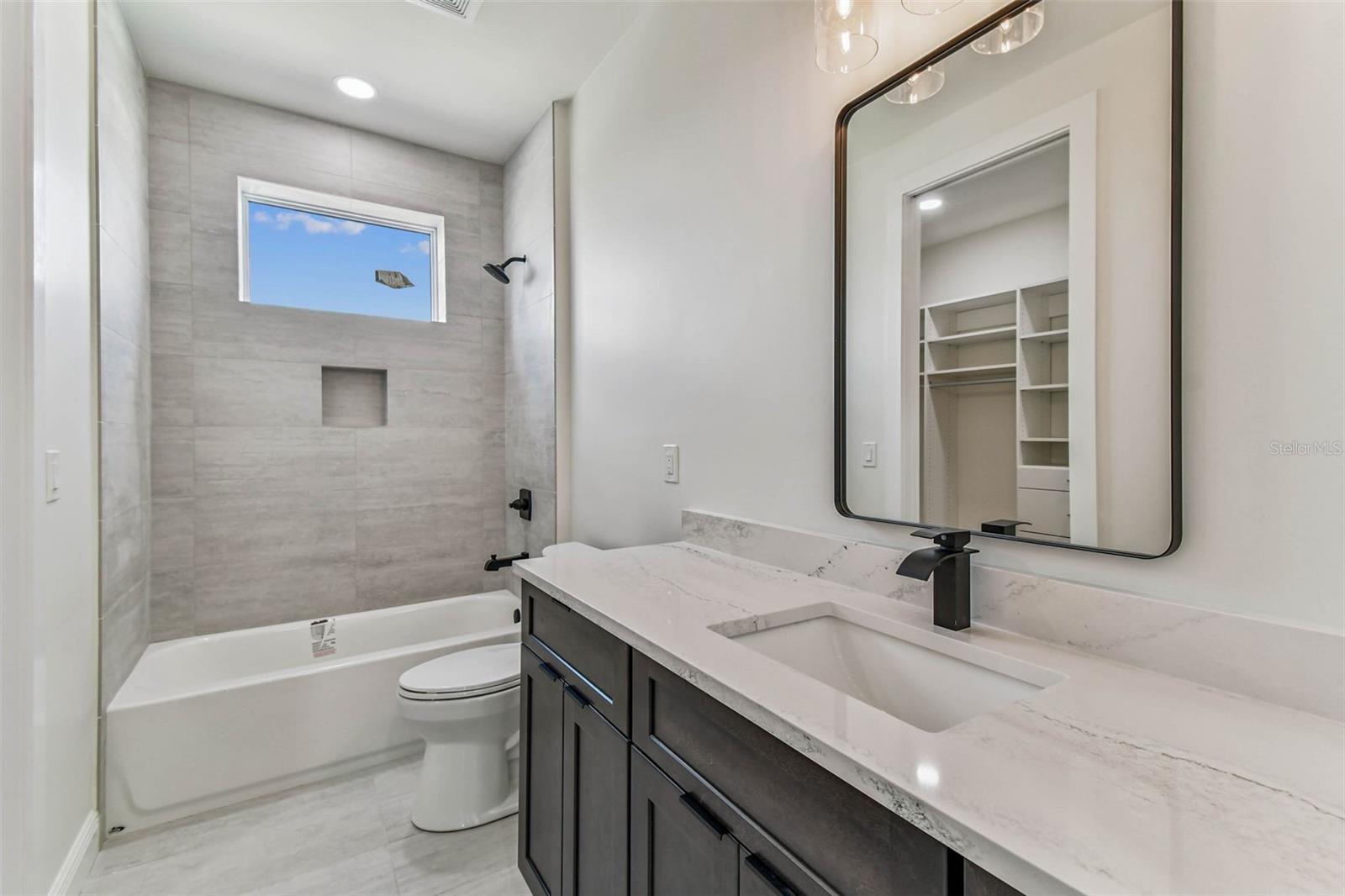 TB8422429 Property Photo