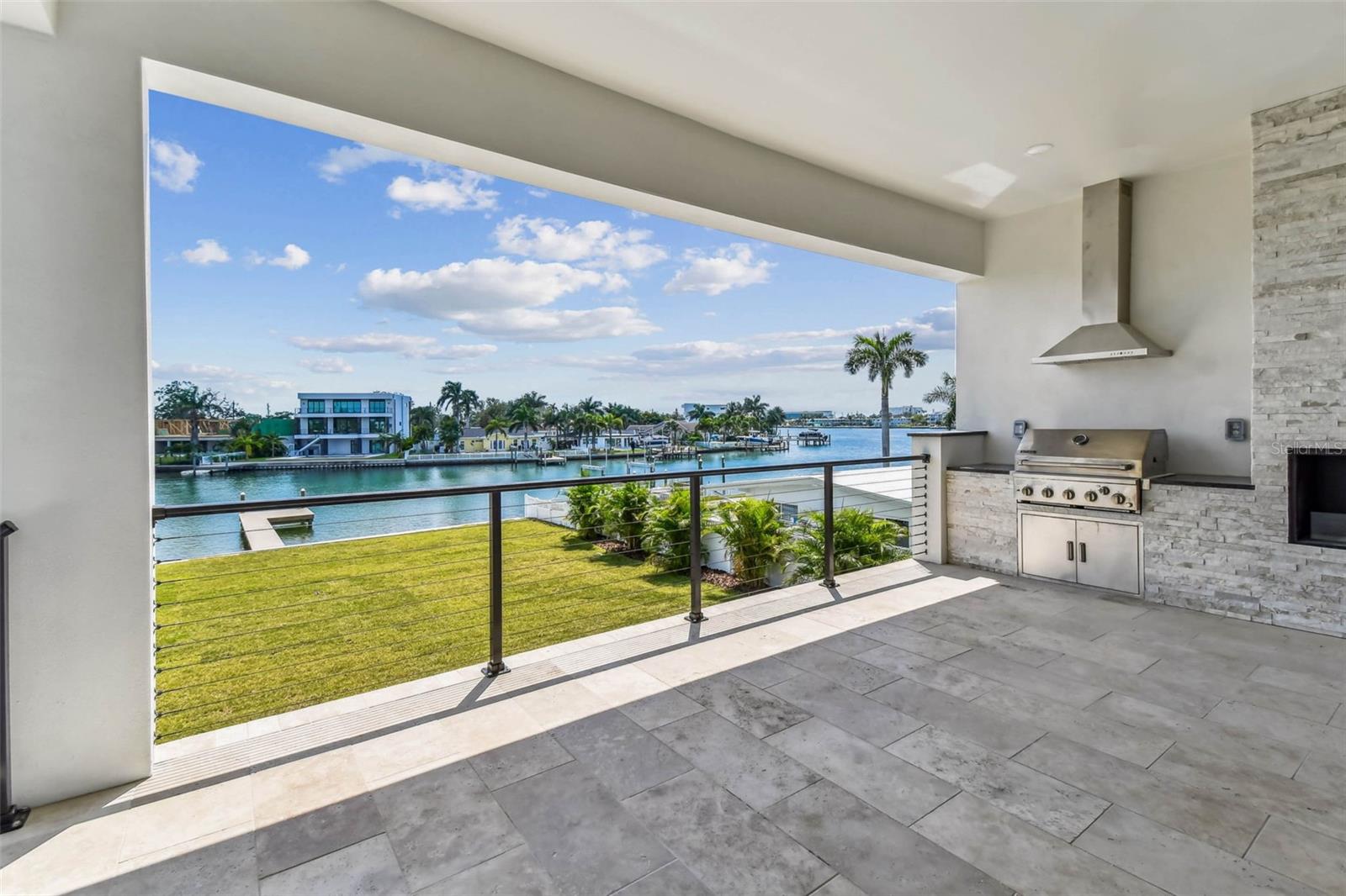 TB8422429 Property Photo