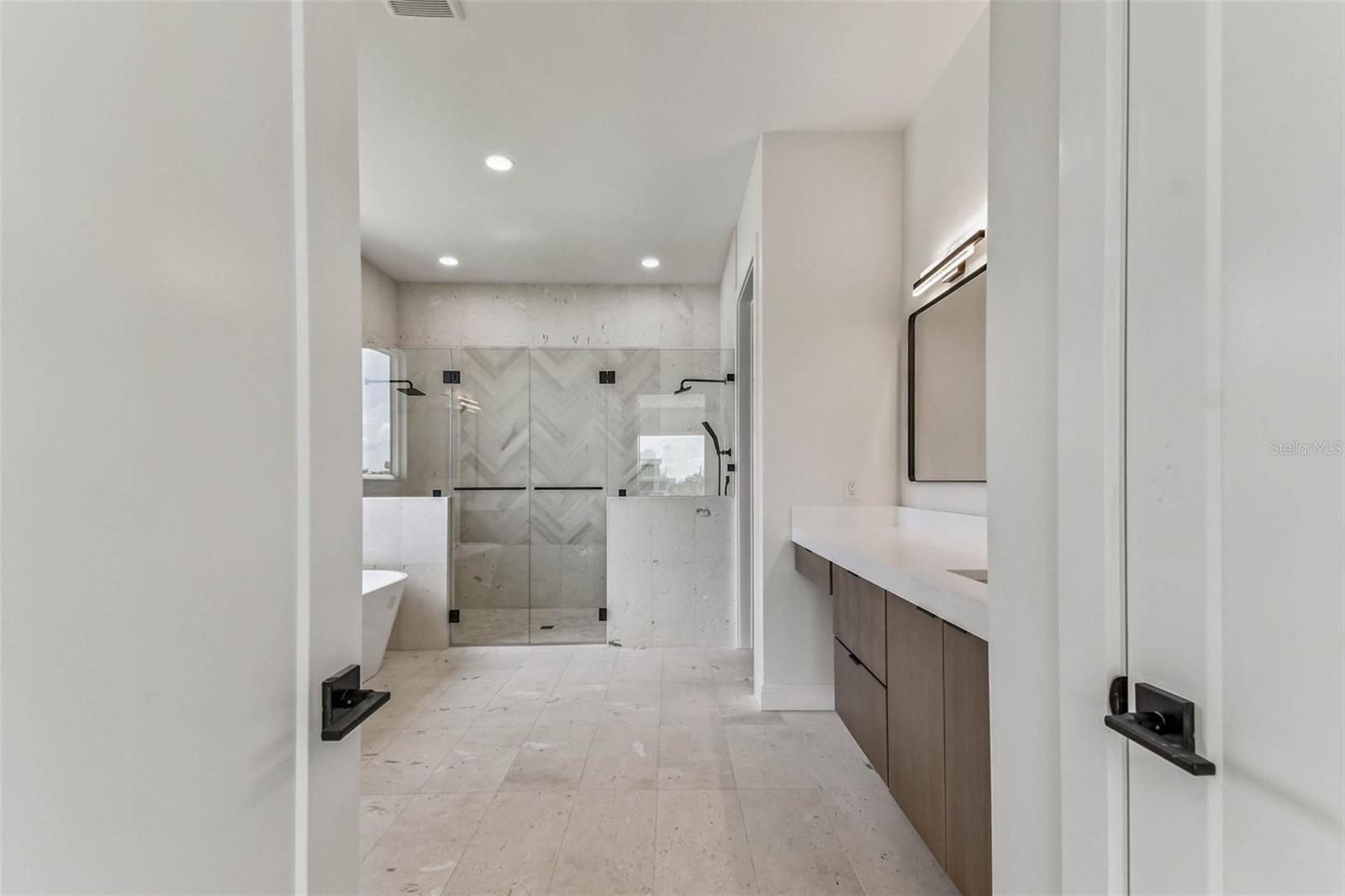 TB8422429 Property Photo