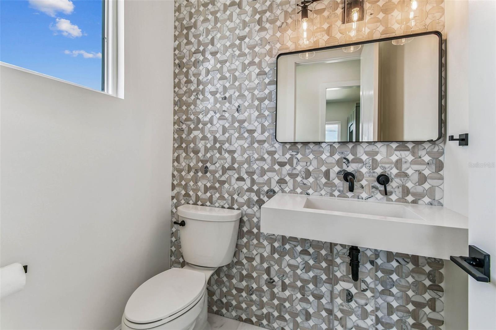 TB8422429 Property Photo