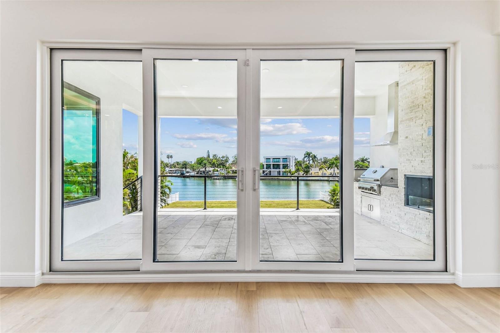 TB8422429 Property Photo