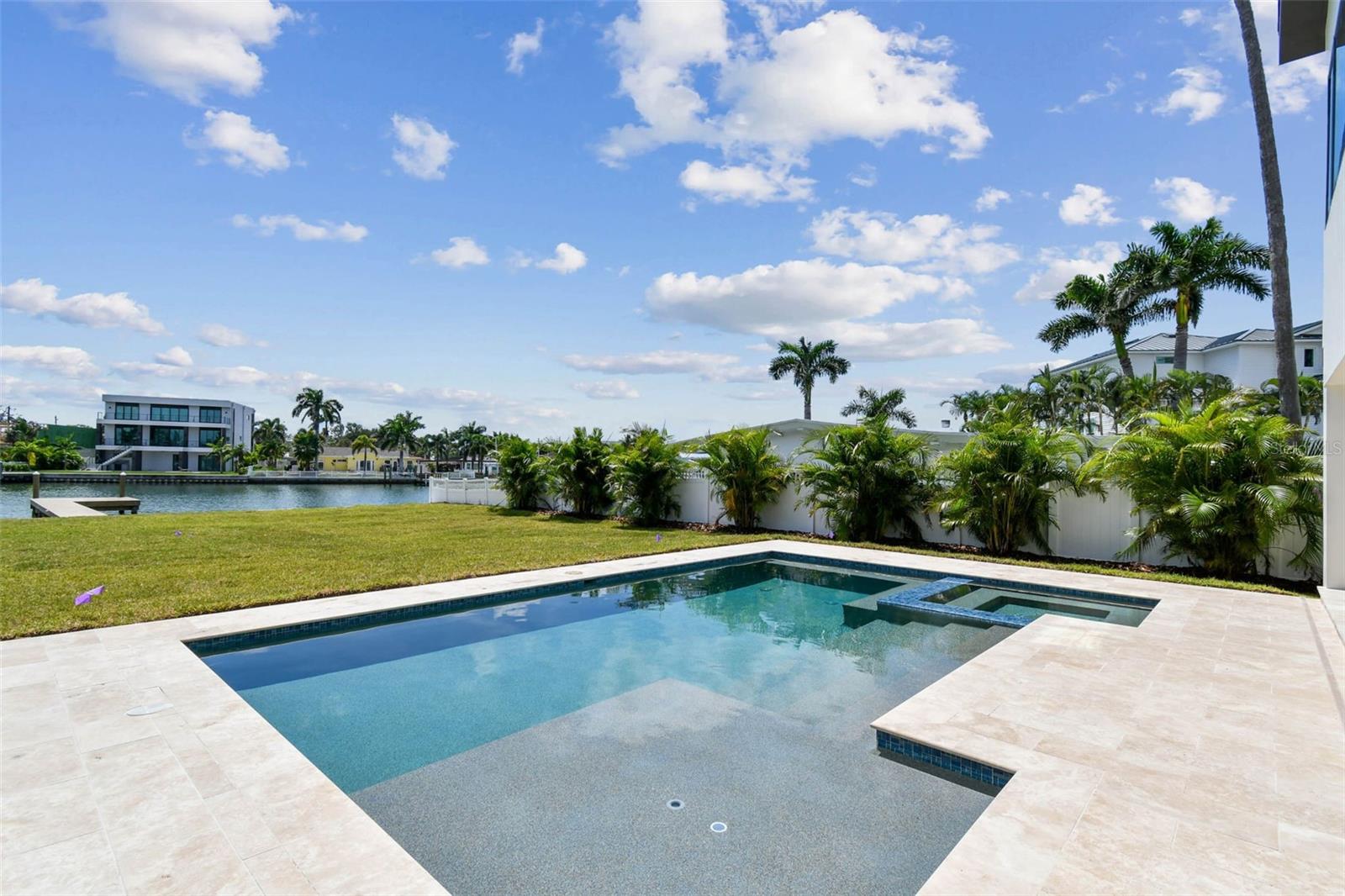 TB8422429 Property Photo