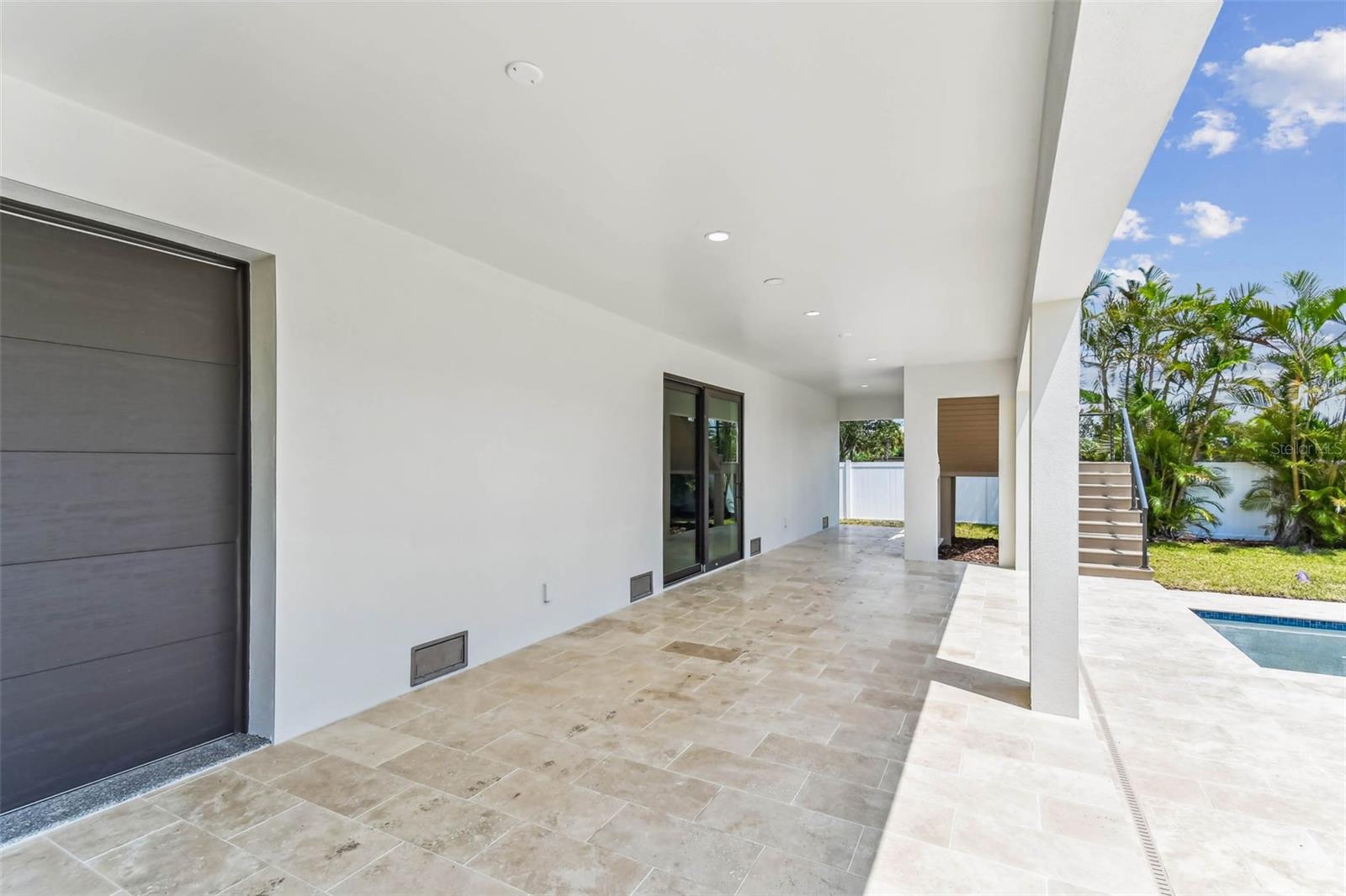 TB8422429 Property Photo