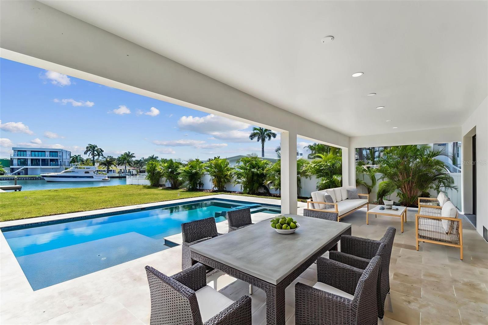 TB8422429 Property Photo