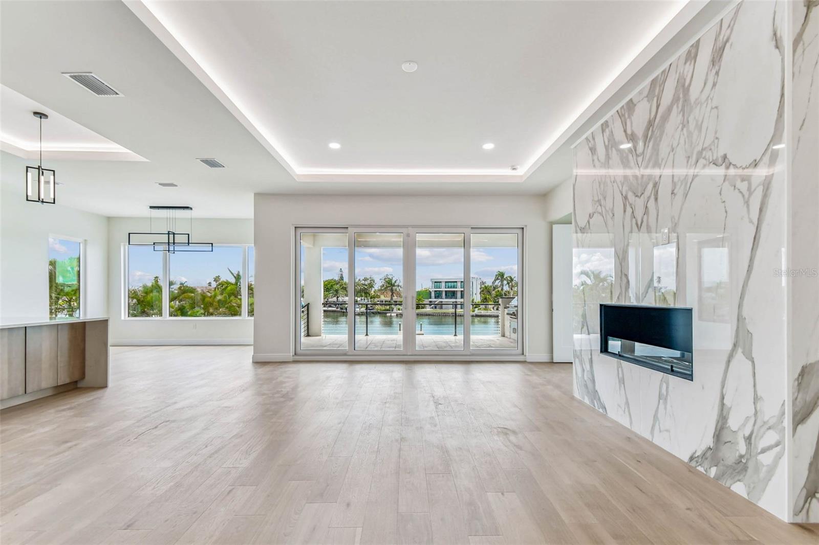 TB8422429 Property Photo