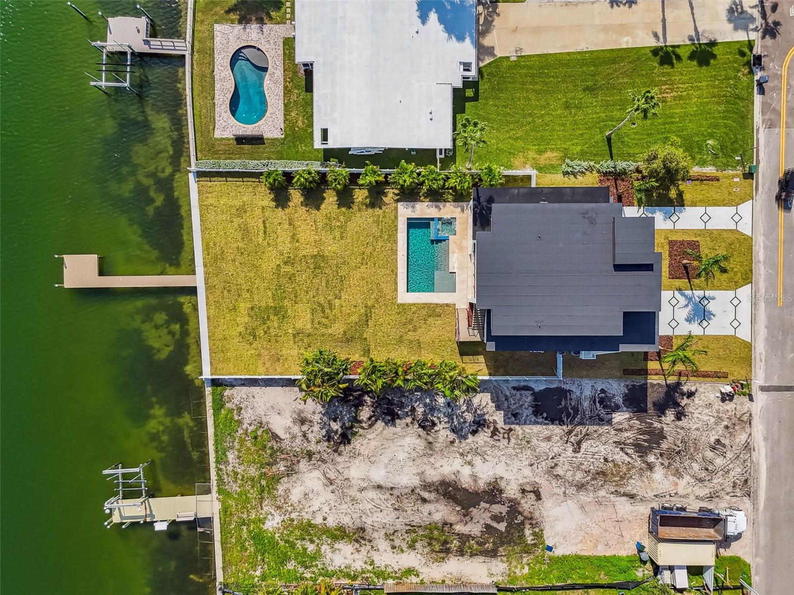 TB8422429 Property Photo