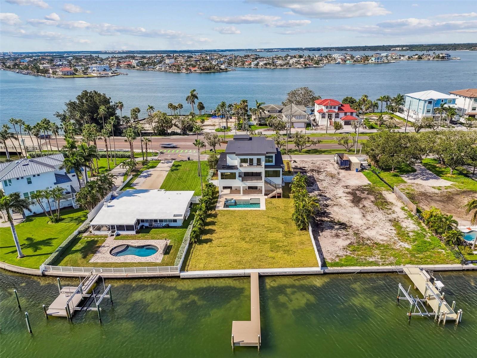 TB8422429 Property Photo